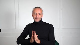 Ötféle buddhista ösvény vezet a megszabaduláshoz, ezért fontos ismernünk ezek közös jellegzetességeit, valamint az iskolák módszereinek különbségeit 6. A buddhista ösvények közös jellegzetességei és különbségei